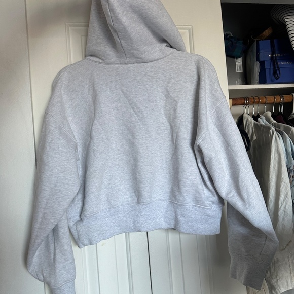 Cropped Aritzia zip hoodie - Picture 6 of 6
